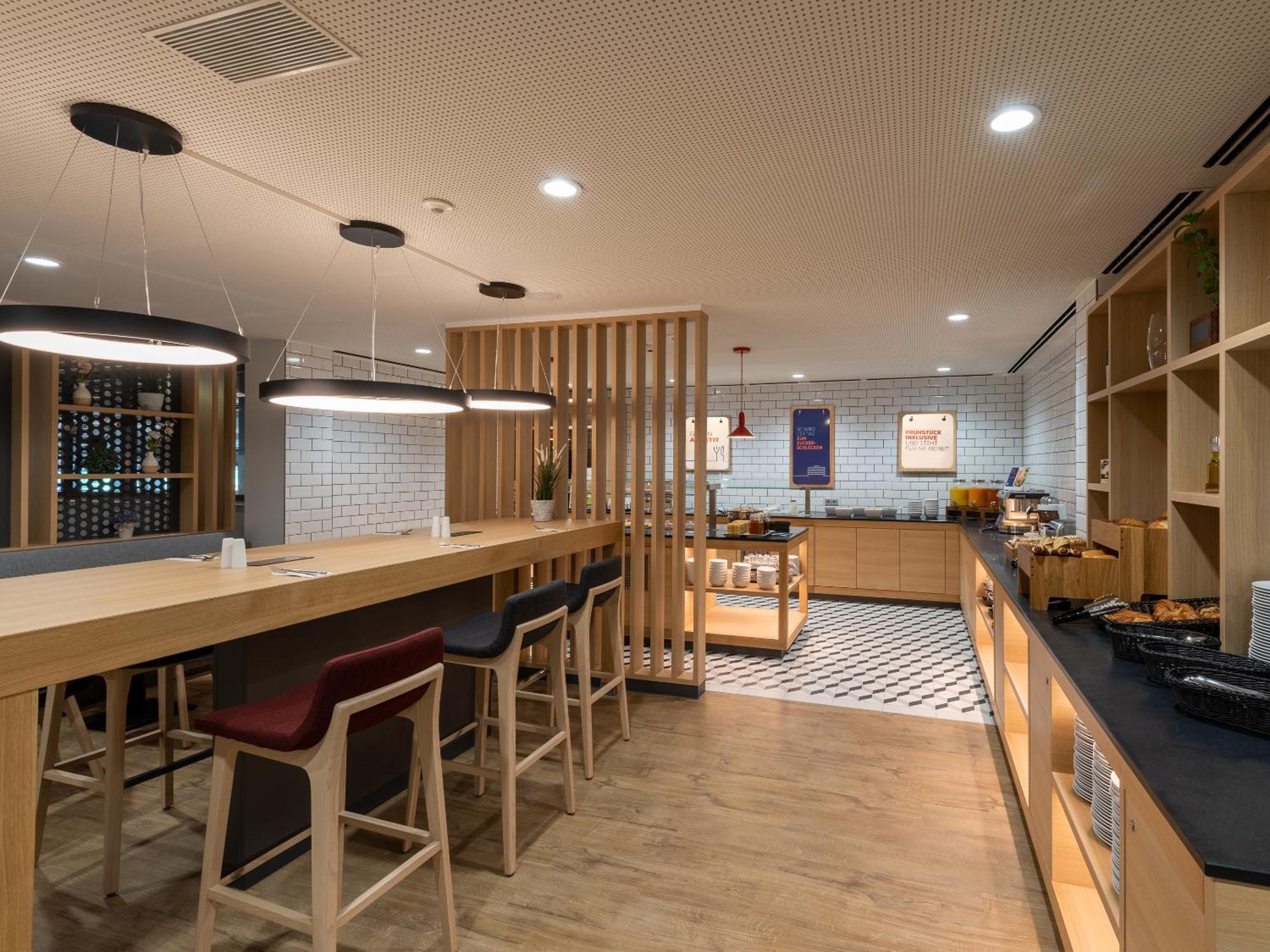 Holiday Inn Express - Hamburg South A7-As42 By Ihg إغيستورف المظهر الخارجي الصورة