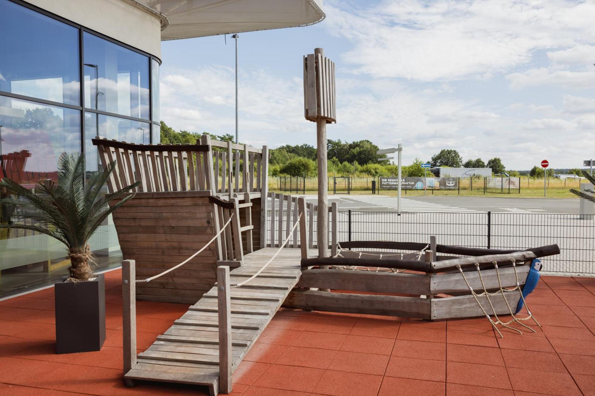 Holiday Inn Express - Hamburg South A7-As42 By Ihg إغيستورف المظهر الخارجي الصورة